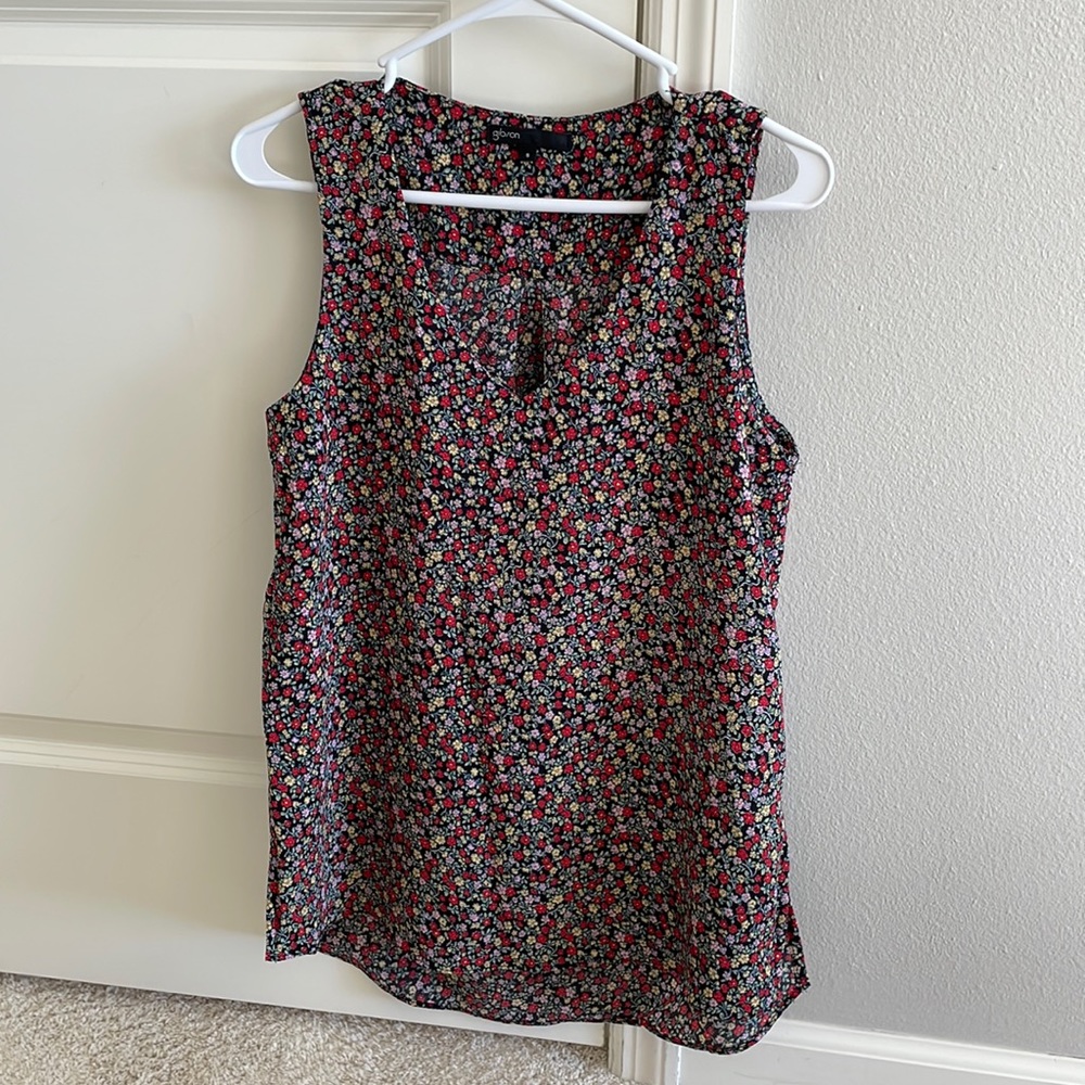 Floral shell from Gibson, size small